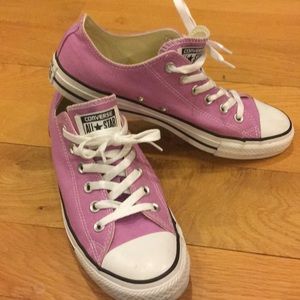 Pink Converse low tops